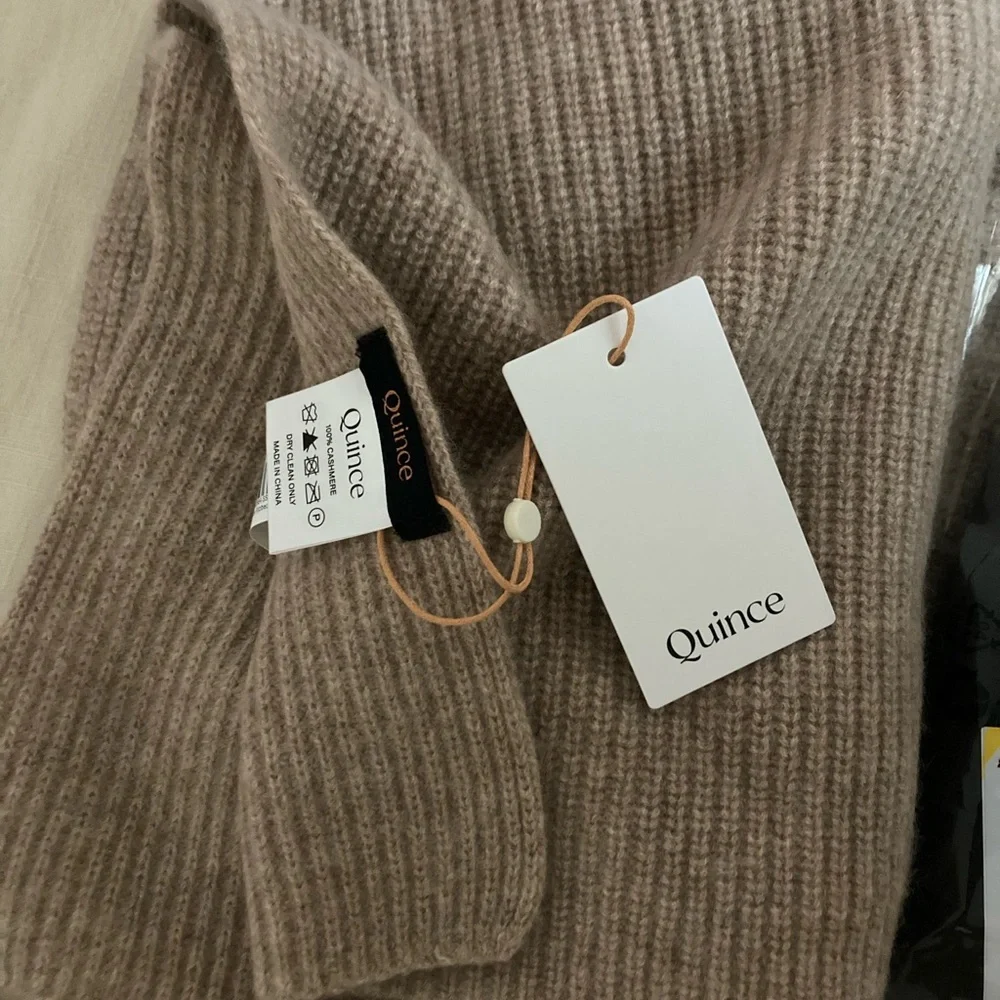 Quince Cashmere Ribbed Wrap - Beige - Picture 4 of 5